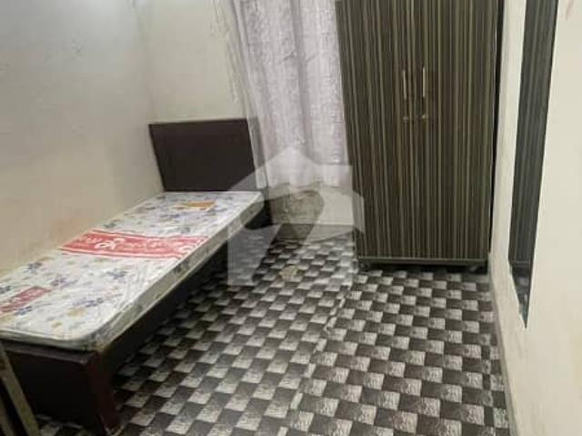 Ayat Girls Hostel/ Single/Two Seater N Sharing Seater Rooms Available For Only Females