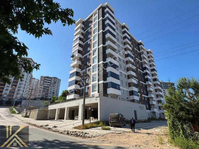Ayazlı Mahallesinde Merkezi Konumda Satılık Sıfır 3+1 Daire