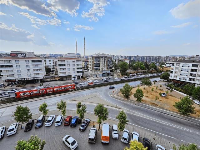 Ayalp Gayrimenkul'den Ana Cadde Üstü Kiralık 4,5+1 Daire