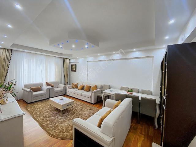 Ayalp Gayrimenkul'den Merkezi Konumda Bakımlı 3+1 Satılık Daire