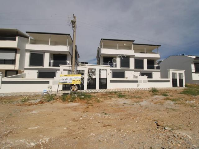 Aydıb Didim Hisar Mahallesi 6 Adet Bitişik Nizam Villa 3 Adet Havuzlu 3 Adet Bahçeli 3+1 Açık Mutfak