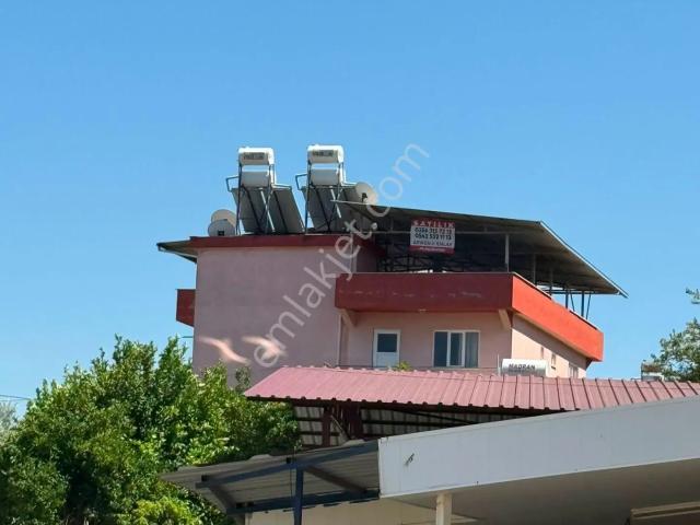 Aydın Bozdoğan Kavaklı'da Köy Meydanında Satılık 3 Katlı Komple Bina!