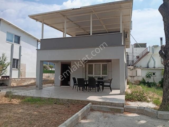 Aydın Didim Akbük'te Kiralık Akbük Merkezde Denize Sıfır Bahçeli Müstakil Ev