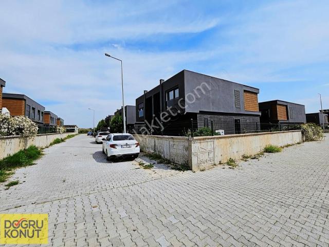 Aydın Efeler Yılmazköy'de Site İçi 5+1 Satılık Tripleks Villa