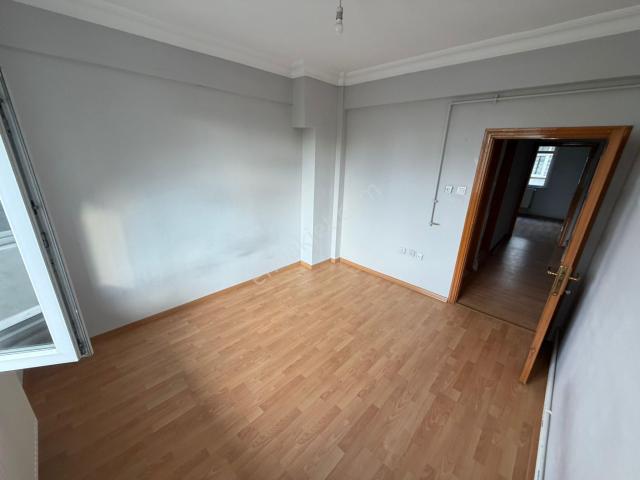 Aydın İnş.cebeci Mh 2+1 85m2 5. Kat 10 Yıllık Asansörlü