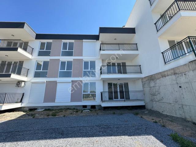Aydın Kuşadası'nda Eşin Vadi Sitesinde Giriş Katta Satılık 1+1