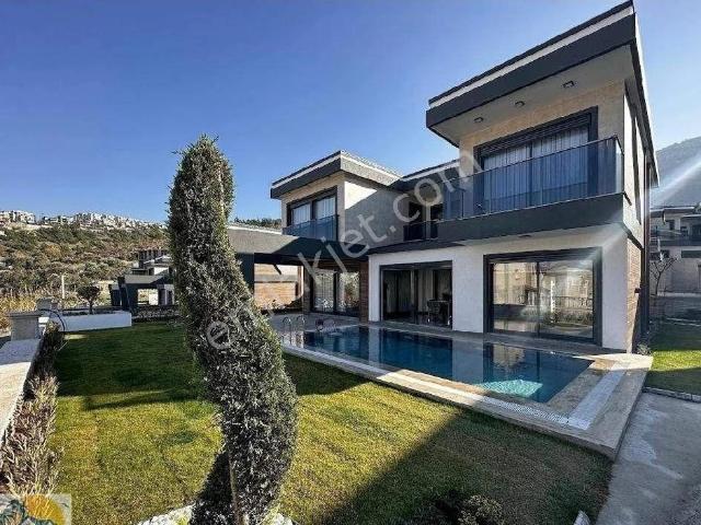 Aydın Kuşadası Güzelçamlı'da Fırsat Villa