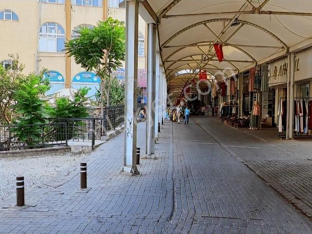 Aydın Merkez Bedesten Çarşısı Zeminde Batar Katlı Satılık Dükkan