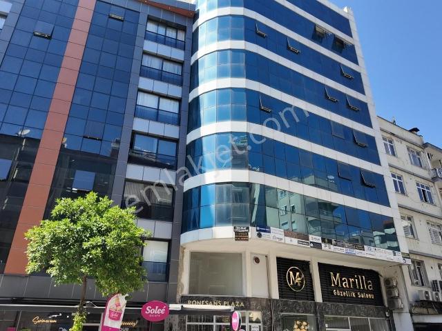 Aydın Merkez Rönesans Plaza'da Kiralık Prestijli Plaza Ofisi