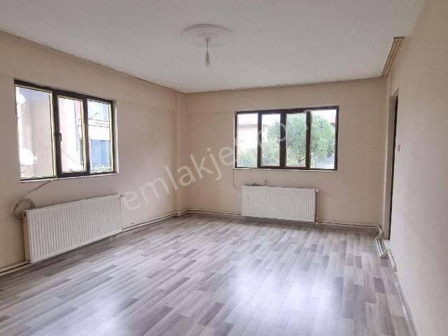 Aydın Nazilli Yöntem Emlaktan Yeni Mahallede Doğalgazlı Kiralık 3+1