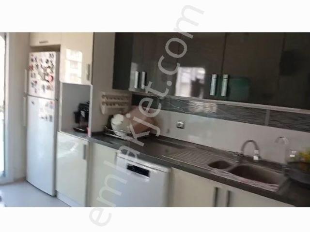 Aydın Söke Atatürk Mahallesinde 3+1 140 M2 Dogalgazlı Asansörlü Kiralık Daire