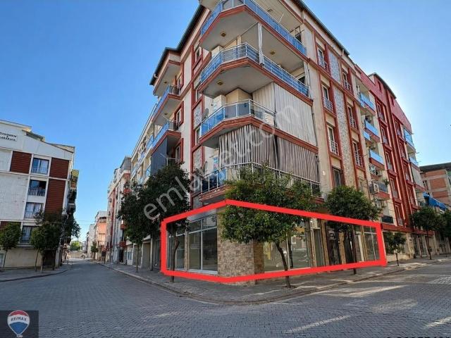 Aydında Köşe Konumlu Kiralık Dükkan Mağaza