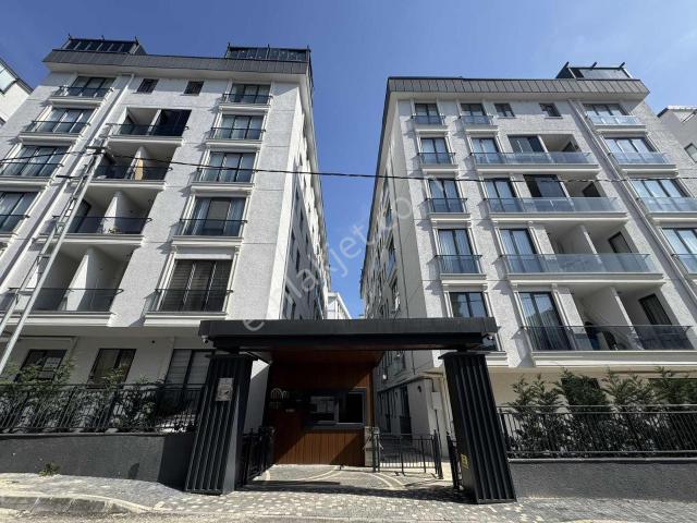 Aydınevler Marmara 2 Sitesi'nde 2+1 70 M2 Satılık Daire