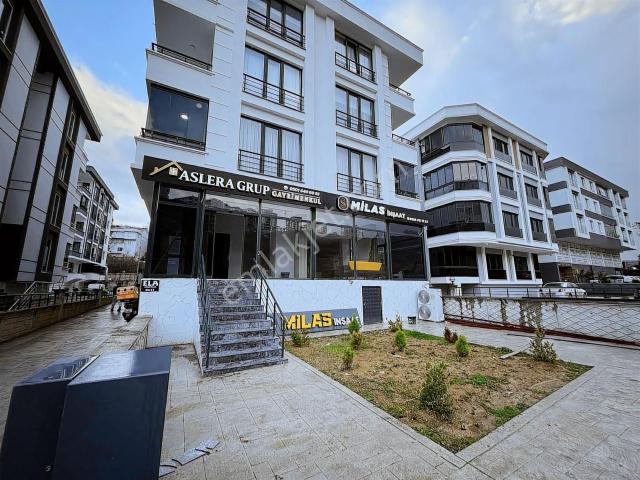 Atakumda Satılık 150m² Geniş Dükkan