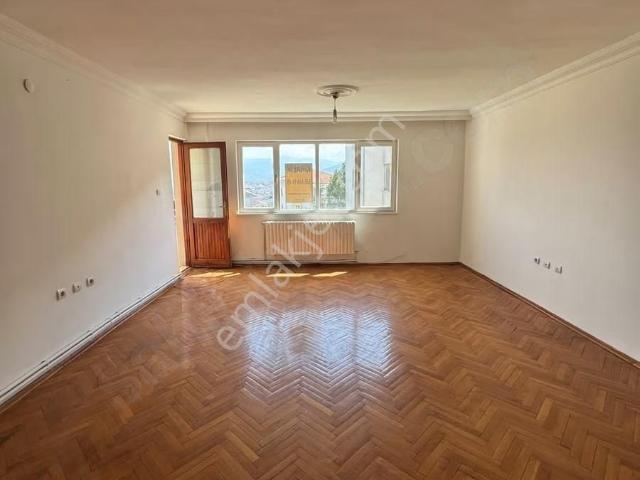 Aydınlık Emlaktan Alanyurt'ta Site İçi Kiralık Ara Kat Daire