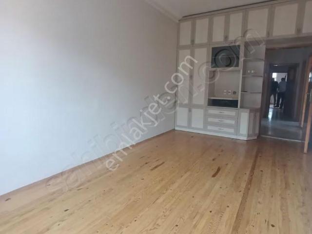 Aydınlık Evler Mah Çarşamba Pazarı Yanı 3+1 Aileye Kiralık Daire
