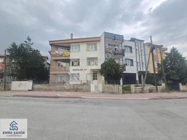 Aydınlıkevler Mah. Arakat Semt Pazarı Yanı Satılık Geniş Daire