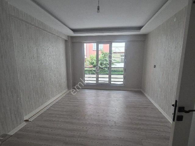 Aydınlıkevler Mhlesi Çarsamba Pazarı Civarında Sıfır 3+1 Yüksek Giriş