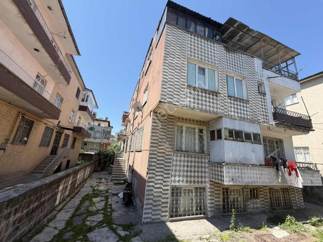 Aydınlıkevler De Satılık Bodrum Kat