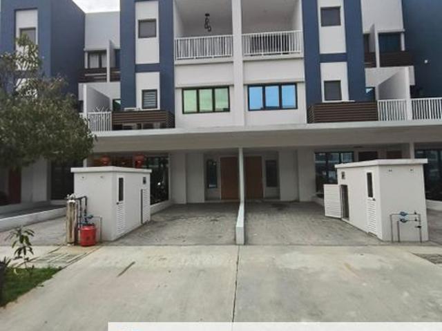 Ayden Townhouse Warisan Puteri
