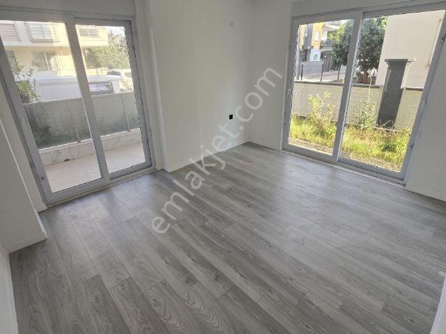 Aydoğmuşda Tranvayın Dibinde 2+1 Y.giriş Daire
