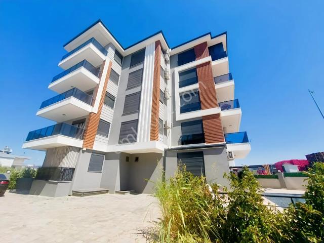 Aydoğmuş'ta Tramvay Yanı Sıfır Eşyalı Yeni Bina'da Kiralık Daire