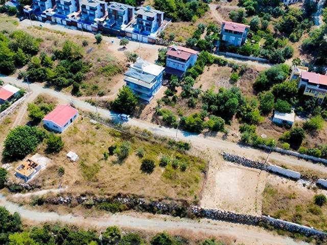 AYDOĞAN EMLAK'TAN SATILIK İMARLI 4 ADET ARSA Villa Bölgesinde