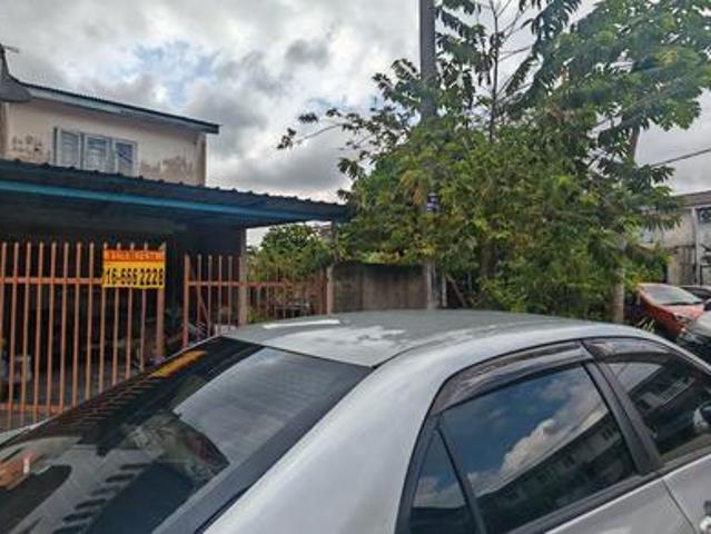 ayer keroh 2 stry corner