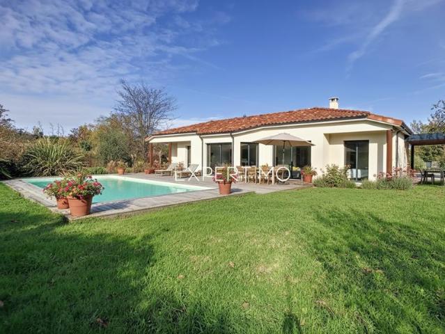 Ayguesvives, villa de 2014, 7 pièces159 m2 env. avec piscine