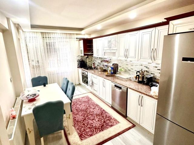 aygül'den Akçay Pazar Pazarı Mevkii Ön Cephe Masrafsız Doğalgazlı Cam Balkonlu 3+1 Satılık Daire