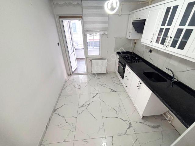 Aygül'den Altınkum'da Köşe Ön Cephe İçi Full Yapılı Kapalı Otoparklı Doğalgazlı 3+1 Kiralık Daire