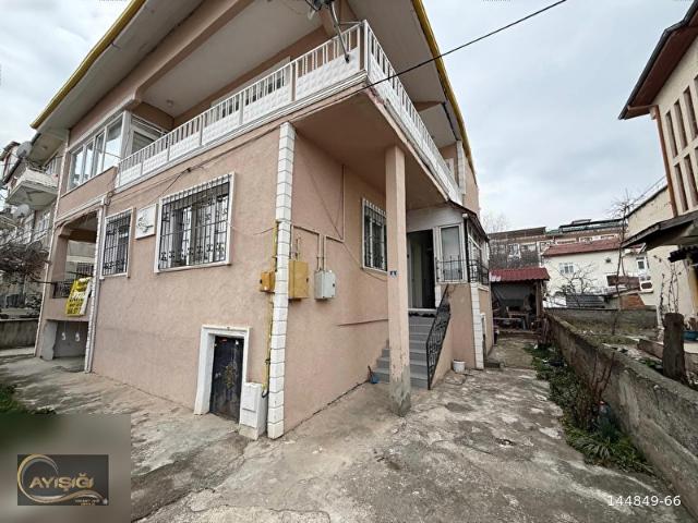 AYIŞIĞINDAN MÜSATAKİL DAİRE 1.KAT GENİŞ BAHÇESİ KAMELYASI OLAN