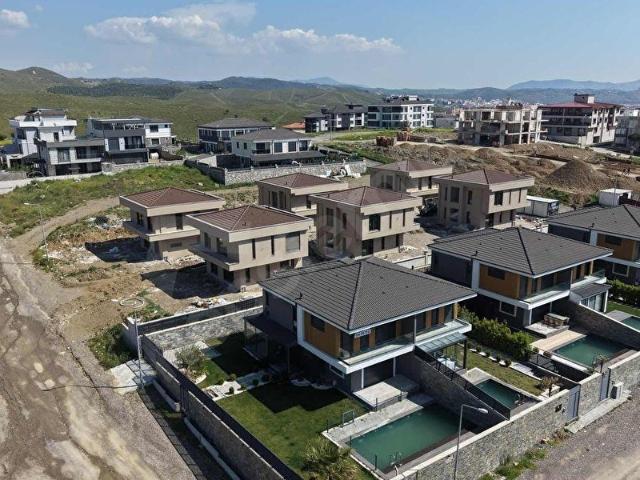 AYKURT GAYRİMENKULDEN ULTRA LÜKS HAVUZLU MÜSTAKİL VİLLA