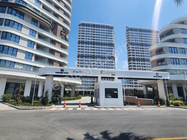 Aylin Berent'ten Evora İzmir'de Deniz Manzaralı Satılık Daire