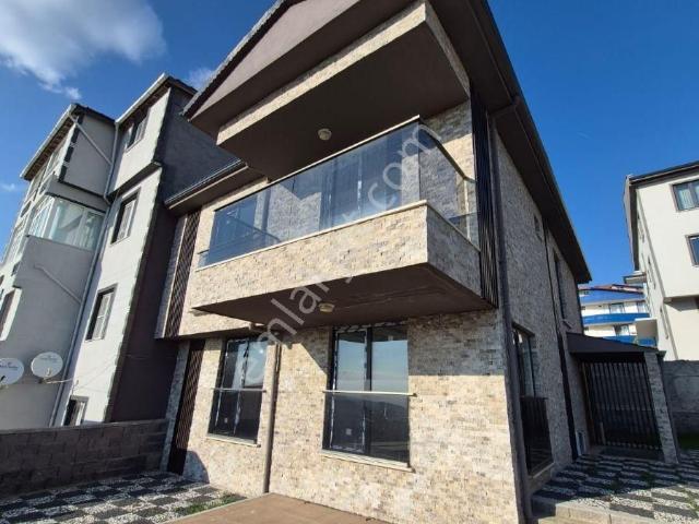 Ayrıcalıklı Çift Bahçeli Müstakil Dünya! 4+1 Satılık Villa Keşan