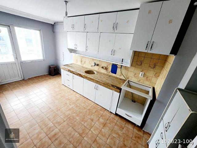 AYR GAYRİMENKULDEN HANÇERLİ MAH 8.KAT 3+1 ARA KAT BOYASI YAPILI MASRAFSIZ KİRALIK DAİRE