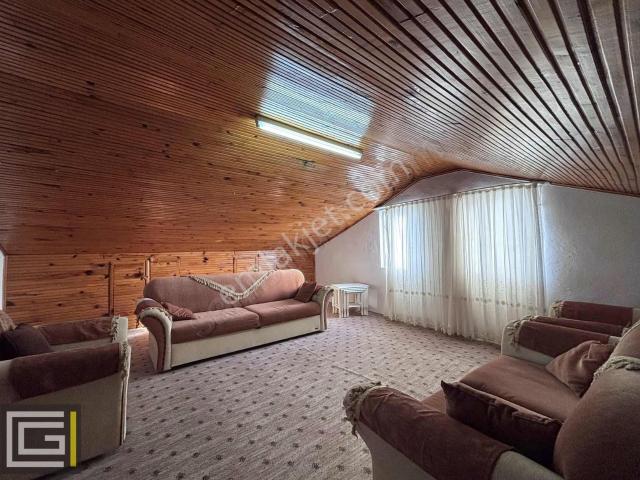 Ayrı Mutfak 2+1 Çatı Katı Eşyalı Balkonlu Uzun Dönem Kiralık