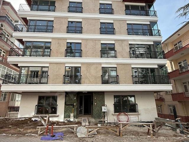 Ayrancı da 3+1Sıfır Dair Geniş Peyzaj Manzaralı kapalı Otoparklı