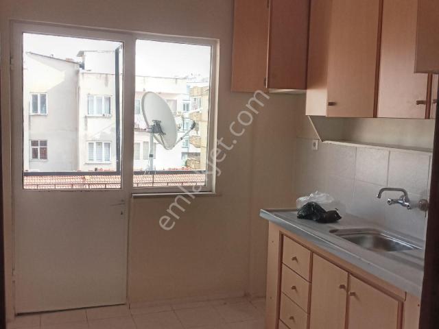Aysu Konut Emlaktan Kiralık Sobalı 2+1 Hürriyet Mahallesi En Üst Kat Daire