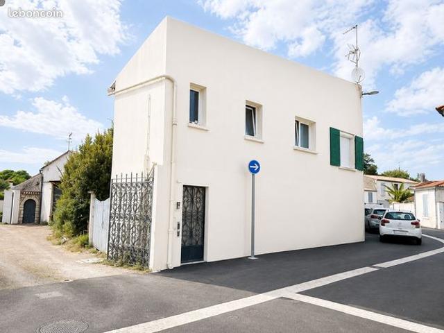 Aytré centre – maison de caractère avec jardin et véranda