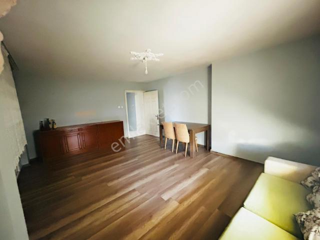 Ayvalık Küçükköy Gümrük Mahallesi'nde Eşyalı 2+1 Kiralık Daire