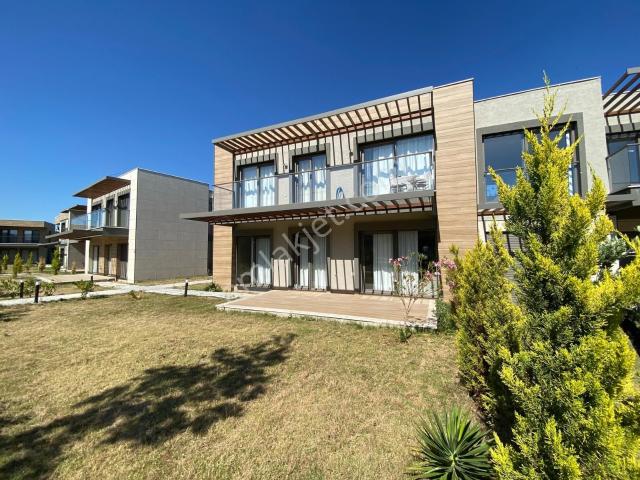 Ayvalık Kadraj Ayazmend Sitesinde Site İçi Cepheli Satılık 2+1