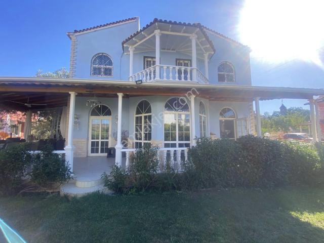 Ayvalık Sarımsaklı Da Satılık Mustakil Villa.denize 80 Metre Mesafededir