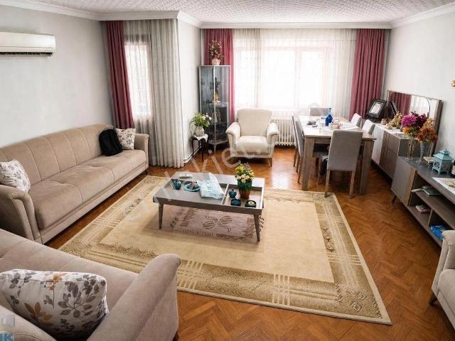 Ayvalıkta Tam Eşyalı 180 M² 4+1 Kiralık Apartman Dubleks