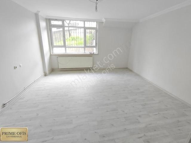Ayvalı Mah.de Cadde Üzerinde Kiralık 3+1 Giriş Daire