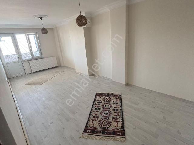 Ayvansarayda Manzaralı, Geniş 2+1 Daire
