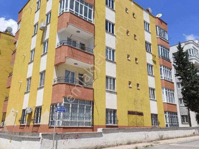 Ayyıldız'dan Kiralık 3+1 Ara Kat Çift Cepheli Eski Beşevler