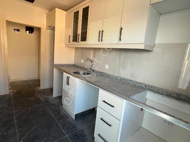 Ayyanoğlunda Tranvaya 300mt Sıfır 2+1 Daire