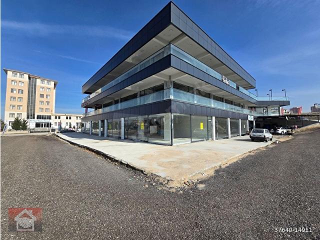 AYYILDIZ MAH ETİPORT AVM DE 30 M2 KULLANIŞLI KİRALIK DÜKKAN