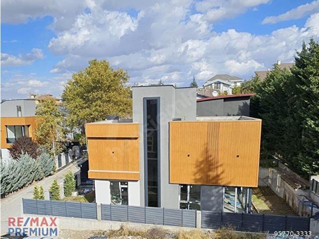 ÇAYYOLU ALACAATLI'DA MERKEZİ KONUMDA ÖZEL TASARIM 6+1 LÜKS VİLLA